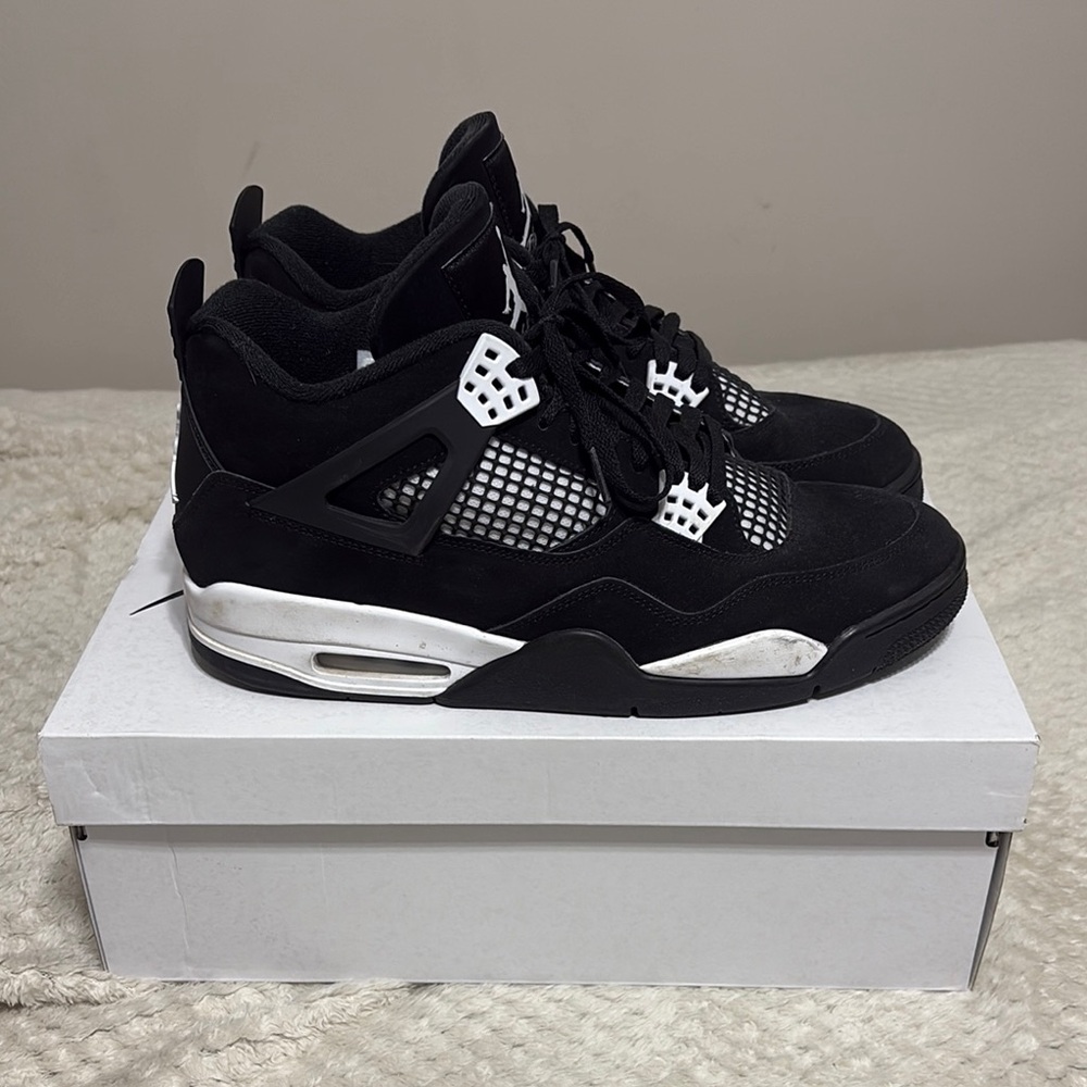Air Jordan 4 Retro Sneakers
